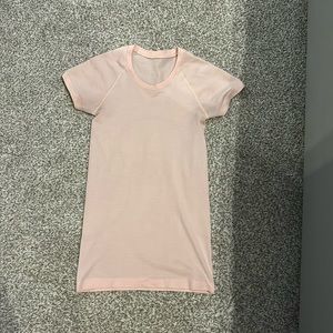 LULULEMON- short sleeve swiftly tech